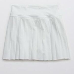 AERIE WHITE OFFLINE NYLON PLEATED TENNIS
SKIRT Size L